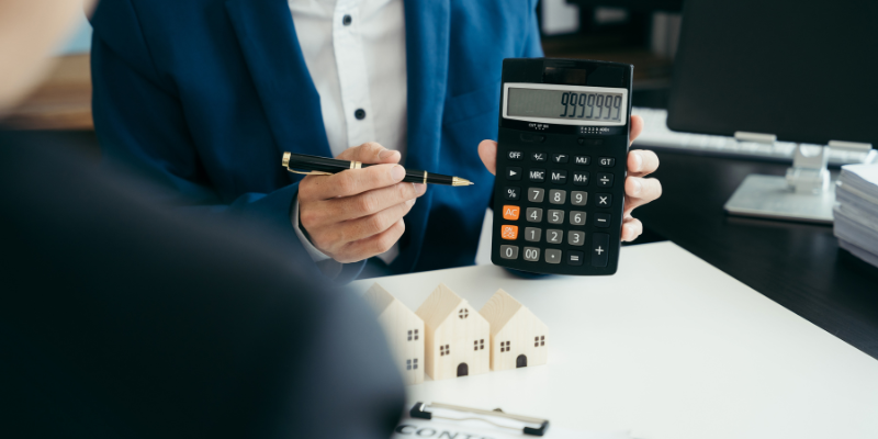 Dubbla arvoden till mäklare